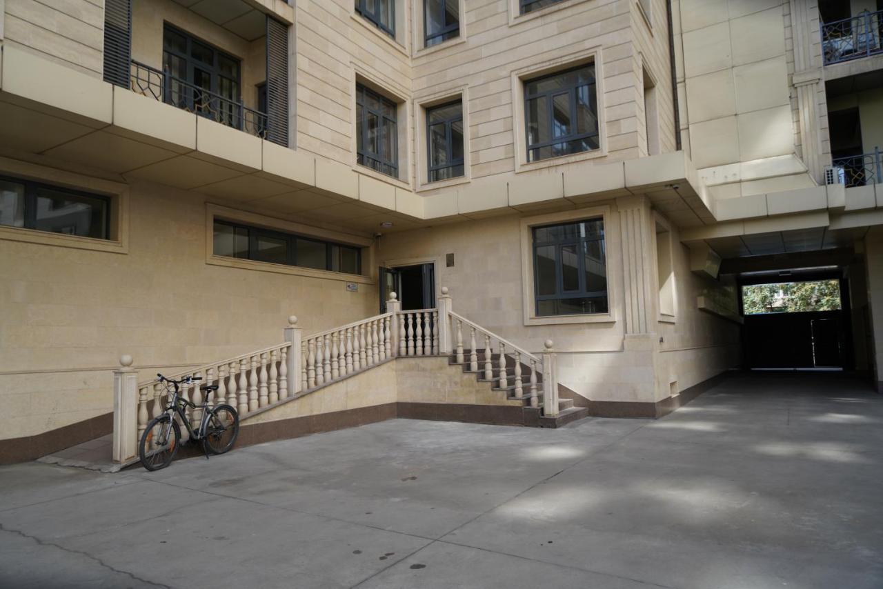 Nice And Comfortable Apartment In The Downtown Of Бишкек Экстерьер фото